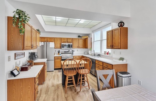 Geyser Crest House | NEW LISTING! Quaint Hideaway: Close to SPAC & Ballston Spa by RedAwning