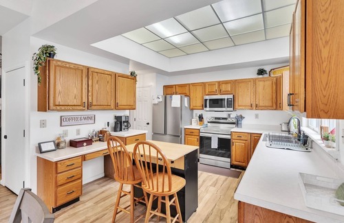 Geyser Crest House | NEW LISTING! Quaint Hideaway: Close to SPAC & Ballston Spa by RedAwning