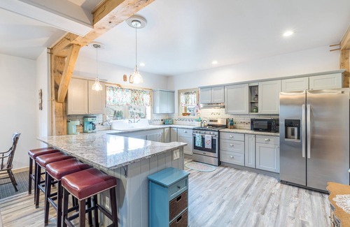 Creede House | New Listing! Recently Remodled - Mountain Cottage - Walk to Downtown Creede