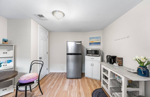 Edgewater House | New Listing! Remodeled Bungalow W Highland Area