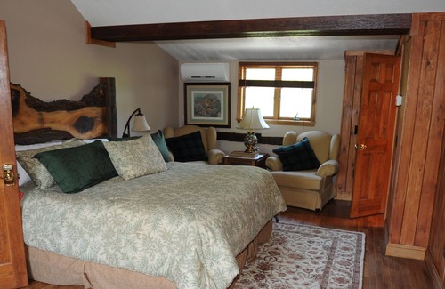 Town of Marlborough House | NEW LISTING ! Rustic house with private pool in heart of the Hudson Valley