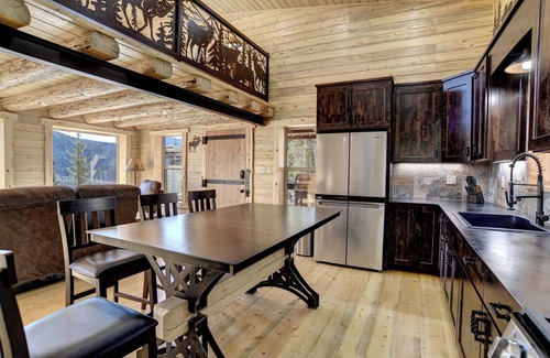 Creede Cabin | New Listing! Secluded Off-Grid Mountain Retreat-Pet-Friendly-National Forest