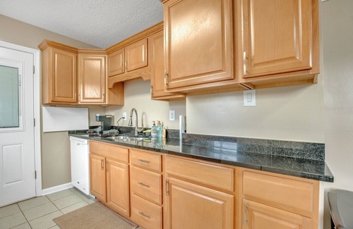 Jefferson Manor House | NEW LISTING! SFH,Location,Parking, Metro,WiFi,Kitchen,Laundry by RedAwning