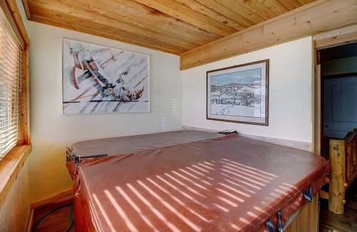 Silvercreek House | New Listing - Slopeside condo with Private Hot Tub
