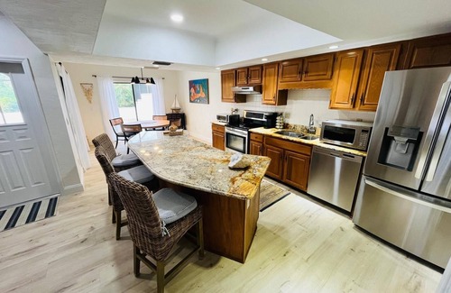 Bonita Springs House | NEW LISTING! Spacious 2-bed coastal home in Bonita Beach - 5 min from Beach!