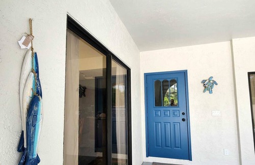 Bonita Springs House | NEW LISTING! Spacious 2-bed coastal home in Bonita Beach - 5 min from Beach!