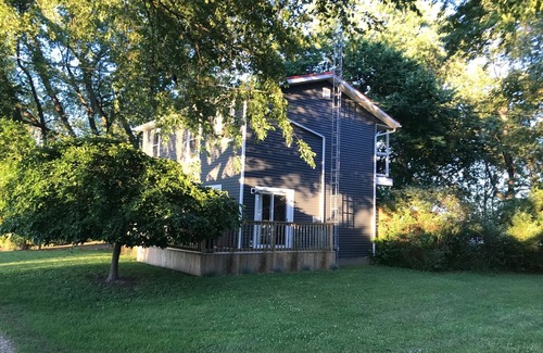 Romney Cottage | NEW LISTING! Spacious Beachfront Retreat on Lake Erie