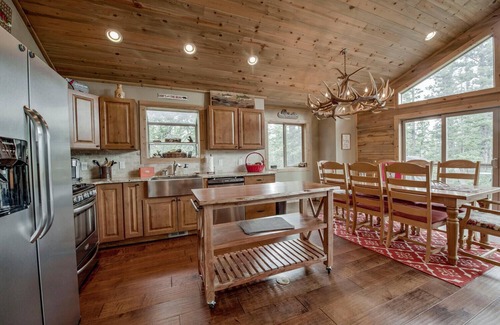 Michigan Hill House | New Listing! Stunning 3 Acre Park County Retreat