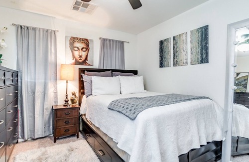 Layton Lakes House | NEW LISTING! Stylish & Spacious Home by RedAwning
