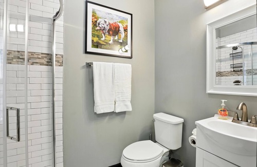 Athens Apartment | New Listing! The 483 Suite - Walk to Stadium!