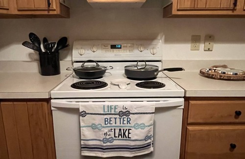 Hayward Cabin | New Listing! The “Looney Bin” Four Season Cozy Lakefront Cabin on Nelson Lake
