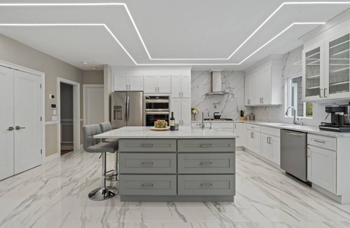Bay Shore House | NEW LISTING! The President Mansion Luxurious 7BR Family Retreat by RedAwning