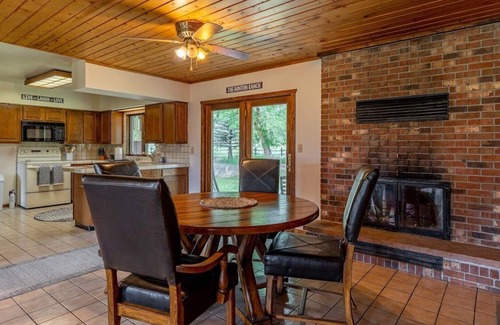 Cody House | New listing - Three bedroom home between Cody and the East Gate to Yellowstone