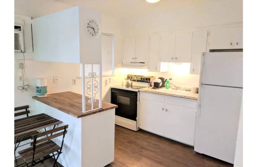 Johnston Terrace Apartment | New Listing! Thrifty & functional studio near airport/downtown