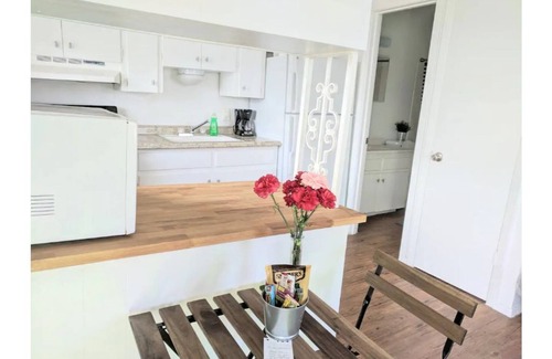 Johnston Terrace Apartment | New Listing! Thrifty & functional studio near airport/downtown