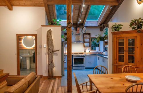 Tofino House | New listing: Tofino Cabin at Chesterman Beach