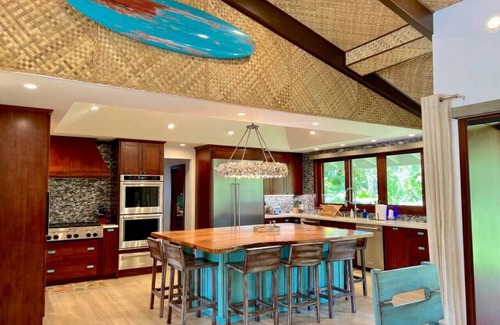 Mokuleia Villa | New Listing Tropical 7 bedroom Villa with Pool/AC