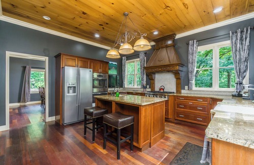 Dahlonega House | New Listing! Two Houses-Sleeps 20/Hot Tub/Fire Pit/Dog Friendly!