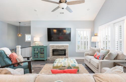 Monteray Shores House | New Listing Updated Beach Cottage&Community Perks