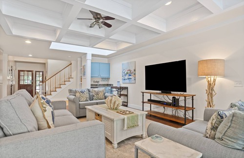Heritage Woods House | New Listing Pet Friendly 4 BR 3 BA Vacation Home Private Pool Beach Gear & Bikes