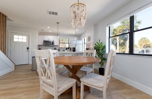 Jacksonville Beach Apartment | New listing | Steps to the ocean | pet friendly