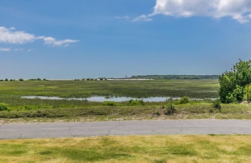 Oceanmarsh Subdivision Villa | New Listing - Blue Oyster Villa - Views of the Marsh and Creek