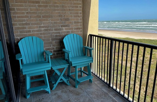 South Padre Island Condo | New Listing! Beachfront 2 Bedroom Condo.Your Perfect Vacation Starts Here!