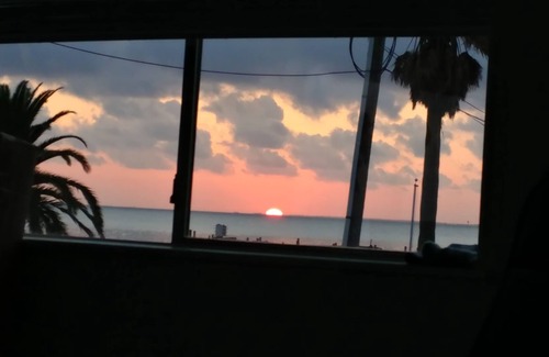 San Leon House | NEW LISTING Views Views Views, sunrise, sunset, & nightlights of coastline
