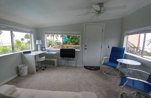 San Leon House | NEW LISTING Views Views Views, sunrise, sunset, & nightlights of coastline