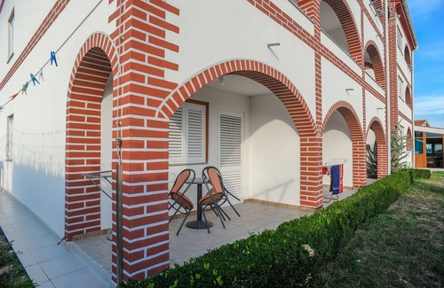 Caska Apartment | NEW LISTING! Vila Caska -ap4 - for 4 people- Zrce beach, pool, wifi, A/C