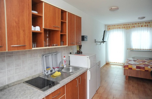 Caska Apartment | NEW LISTING!Vila Caska -ap7-for 2 people- Zrce beach, pool, wifi, a/c