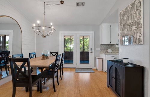 Alligator Point House | New Listing! Waterfront, Tiki Hut, Elevatorn