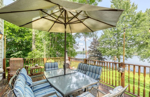 Castleton House | New listing! Waterfront, dog-friendly home w/ a full kitchen & beach access!