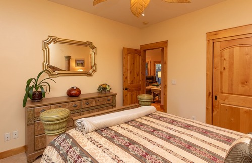 Alpine House | *New Listing* Woodland Chalet ~ Outdoor Adventures