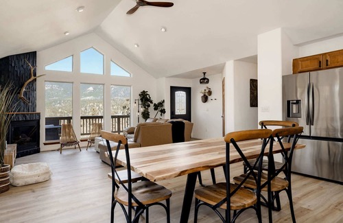 Bailey House | New! Lodge & Dome Theater/Yoga Studio + Hot Tub