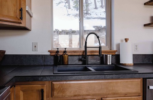 Bailey House | New! Lodge & Dome Theater/Yoga Studio + Hot Tub
