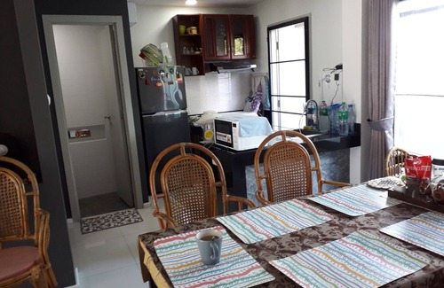 Ban Waen House | New loft modern home, the 3 storey 2 bedroom 3.5 bathroom with balcony & kitchen