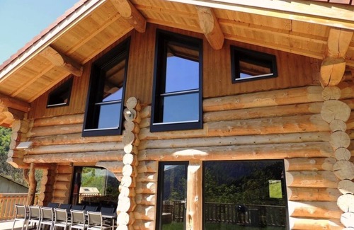Rencurel Ski Chalet | New log cabin 4* 10/12 persons in MOUNTAIN WIFI JACUZZI