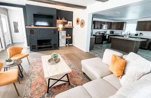 New London House | New London 4bed/2.5bath/2,200sf Home Just 20min from Fox Valley!