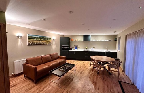Findon House | New look Goatchers Studio is ready to welcome you!