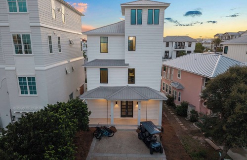 Seawalk Circle House | NEW LUX "Bikinis & Martinis" Gulf Front, Private Pool, Bikes, LSV,STEPS TO BEACH
