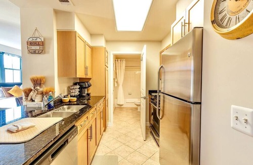 Pentagon City Apartment | NEW! Lux DMV-WiFi-Cozy Suite-DC Airport