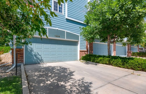 Greeley Condo | New!! Lux Poolside Oasis - 2 bd / 3 ba Condo - Close to Everything!