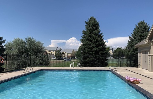 Greeley Condo | New!! Lux Poolside Oasis - 2 bd / 3 ba Condo - Close to Everything!