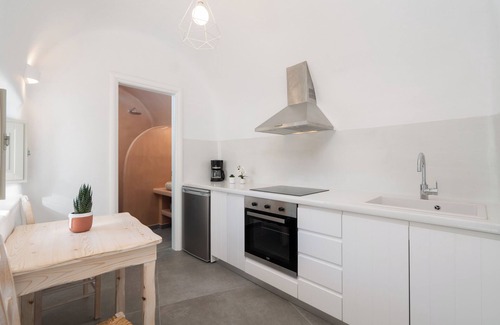 Megalochori Villa | NEW Lux Yiota Collection Suite 3 & Prive Jacuzzi