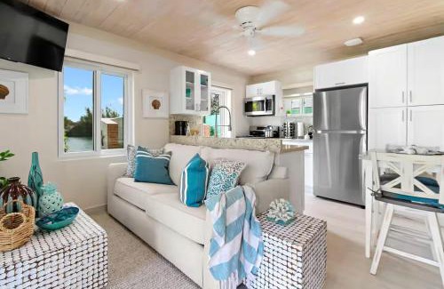 Nassau House | NEW LUXE Caribbean Cottage in THE BAHAMAS with Canal Access!