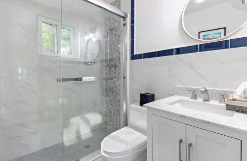 Nassau House | NEW LUXE Caribbean Cottage in THE BAHAMAS with Canal Access!