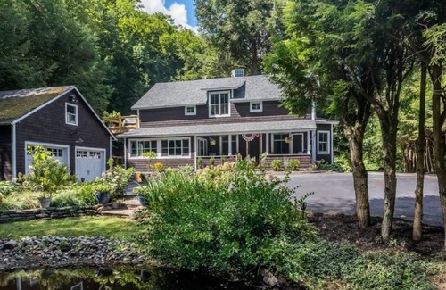 Shandaken House | New “Luxe” High Design “Inn” on Creek Near Skiing