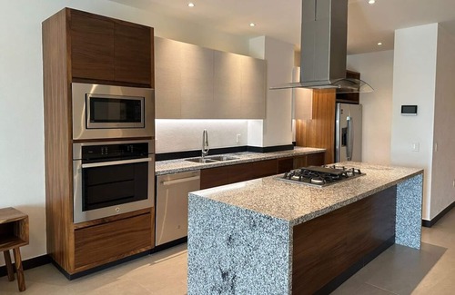 Puerto Vallarta Condo | New Luxurious 2-Bed Condo Sleeps 4, 8 minute walk to the Marina
