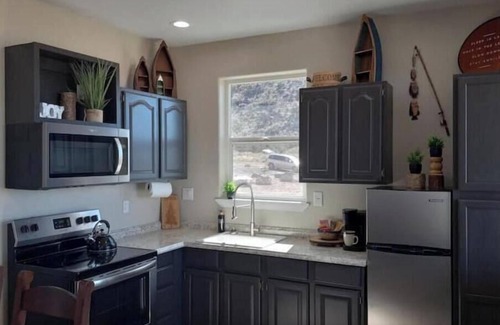Mackay Cabin | New, luxurious, amazing view, Elk Cabin